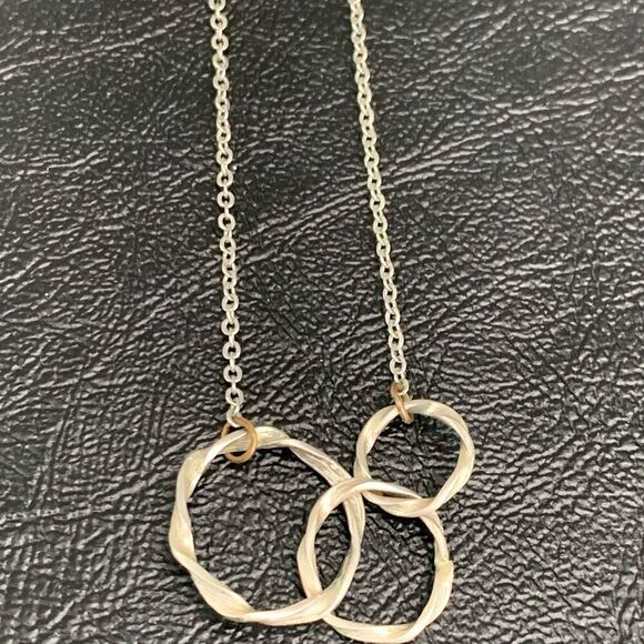 3 Circle Necklace – Symbolic Gift for Triplets, Mom of Three, 30th Birthday - Picture 1 of 8
